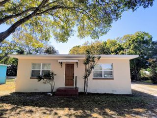 1215 Soltman Avenue, Fort Pierce, FL 34950