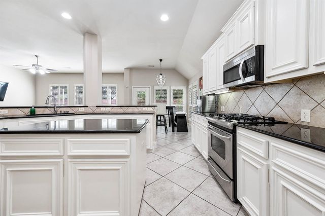 2603 Brightlake Way Lane, Pearland, TX 77584