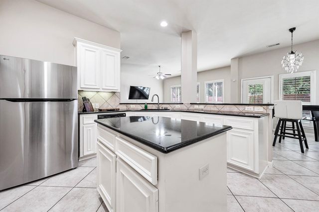 2603 Brightlake Way Lane, Pearland, TX 77584