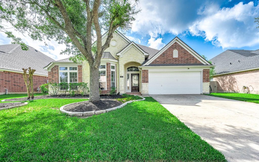 2603 Brightlake Way Lane, Pearland, TX 77584