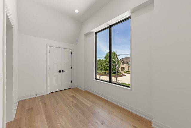 3614 Fairview Avenue, Downers Grove, IL 60515