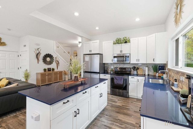 8609 Lakeshore DRIVE, Pleasant Prairie, WI 53158