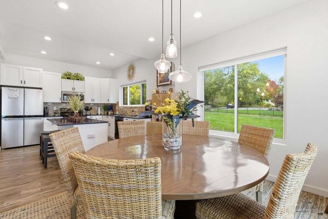 8609 Lakeshore DRIVE, Pleasant Prairie, WI 53158