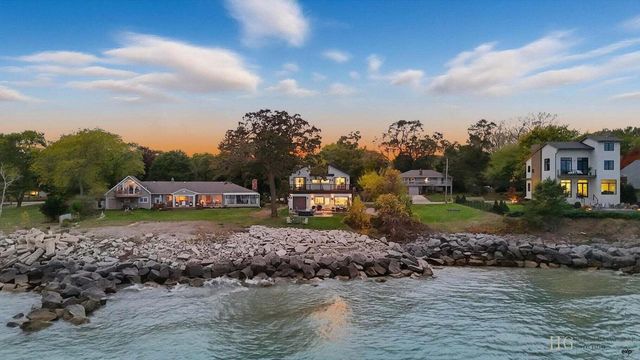 8609 Lakeshore DRIVE, Pleasant Prairie, WI 53158