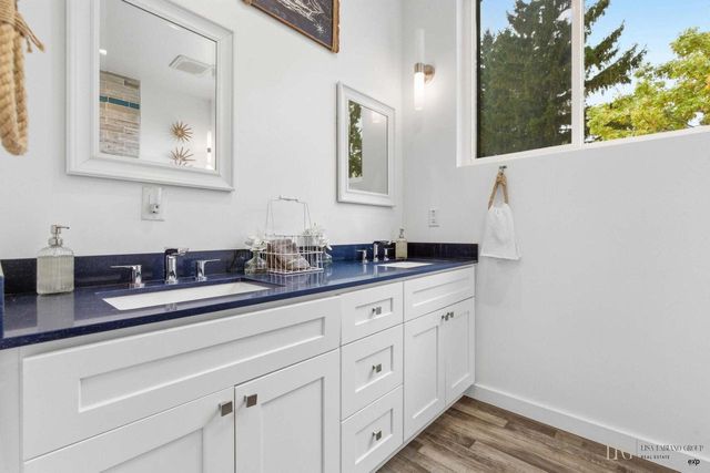 8609 Lakeshore DRIVE, Pleasant Prairie, WI 53158