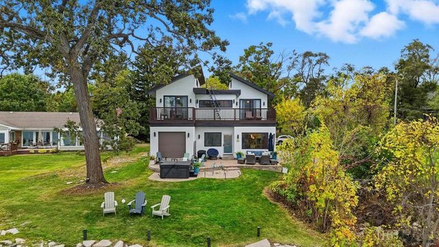 8609 Lakeshore DRIVE, Pleasant Prairie, WI 53158