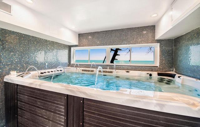 8609 Lakeshore DRIVE, Pleasant Prairie, WI 53158