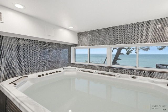 8609 Lakeshore DRIVE, Pleasant Prairie, WI 53158