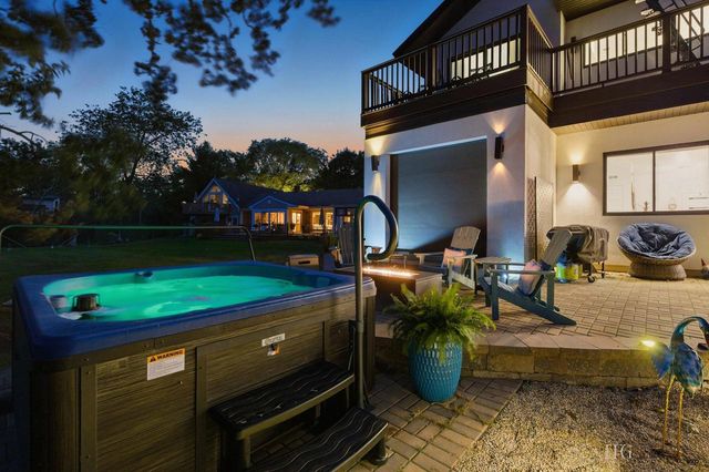 8609 Lakeshore DRIVE, Pleasant Prairie, WI 53158