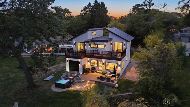 8609 Lakeshore DRIVE, Pleasant Prairie, WI 53158