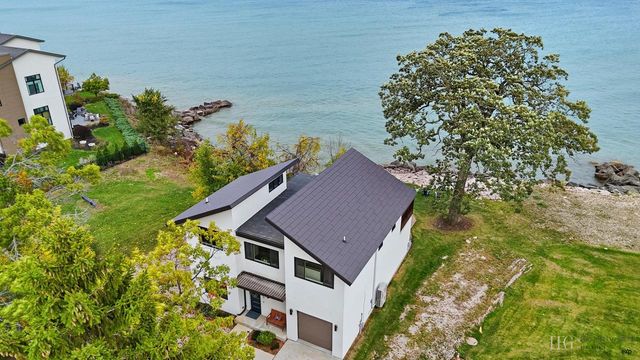 8609 Lakeshore DRIVE, Pleasant Prairie, WI 53158