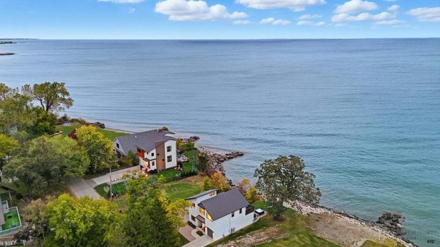 8609 Lakeshore DRIVE, Pleasant Prairie, WI 53158