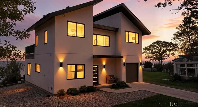 8609 Lakeshore DRIVE, Pleasant Prairie, WI 53158