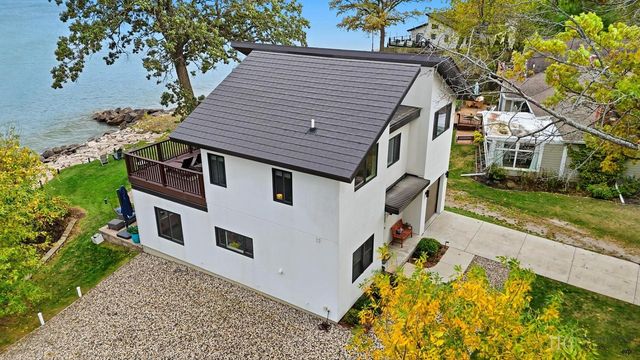 8609 Lakeshore DRIVE, Pleasant Prairie, WI 53158