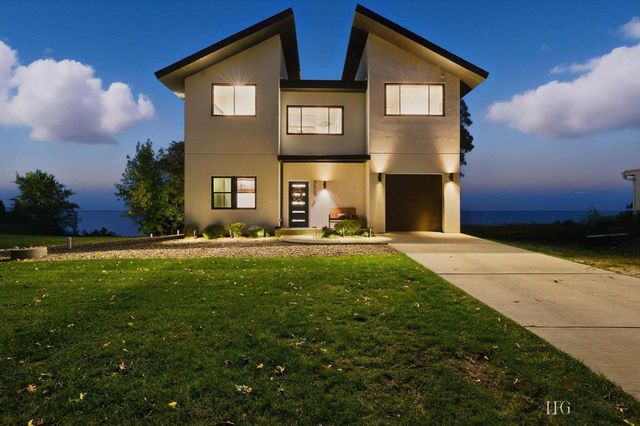 8609 Lakeshore DRIVE, Pleasant Prairie, WI 53158