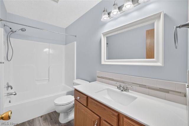11051 Trenton Road NW, Uniontown, OH 44685