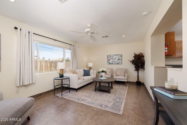 1724 W PEPPER Place, Mesa, AZ 85201