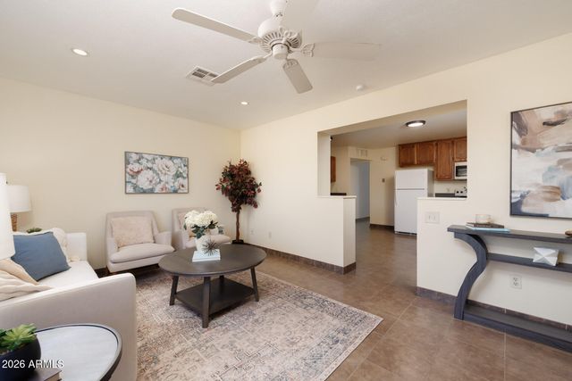 1724 W PEPPER Place, Mesa, AZ 85201