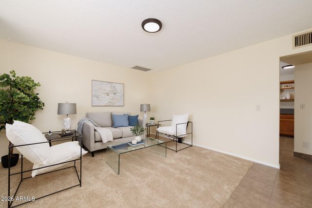 1724 W PEPPER Place, Mesa, AZ 85201