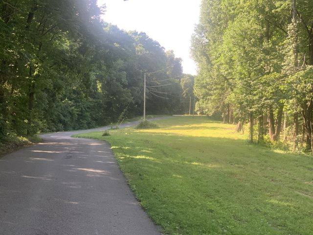 6 Rippy Ridge Rd, Normandy, TN 37360