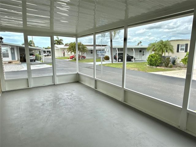 7173 MOUNT BRISTOL BOULEVARD NE 458, St Petersburg, FL 33702