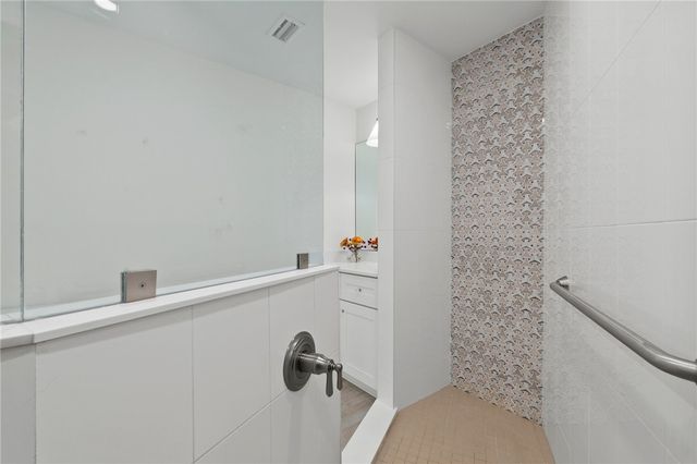8745 Lakeside Boulevard 103, Vero Beach, FL 32963