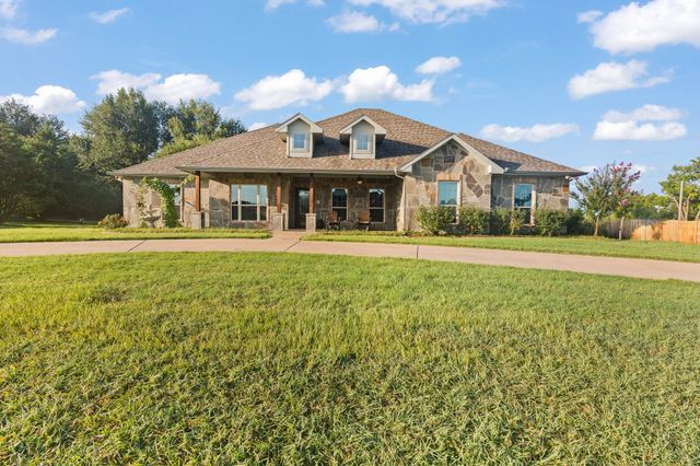 5100 Willow Chase Drive, Burleson, TX 76028