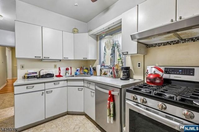 52 Preston Street, Ridgefield Park, NJ 07660