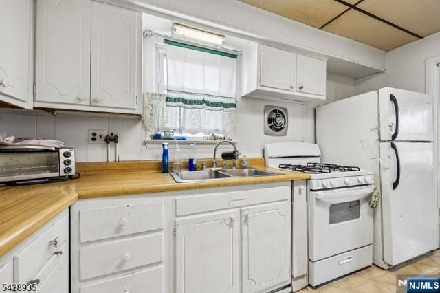 52 Preston Street, Ridgefield Park, NJ 07660