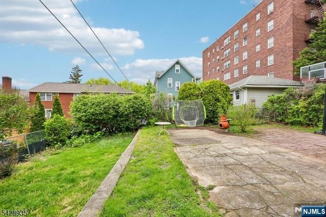 52 Preston Street, Ridgefield Park, NJ 07660