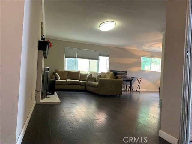 685 Holly, Hemet, CA 92543