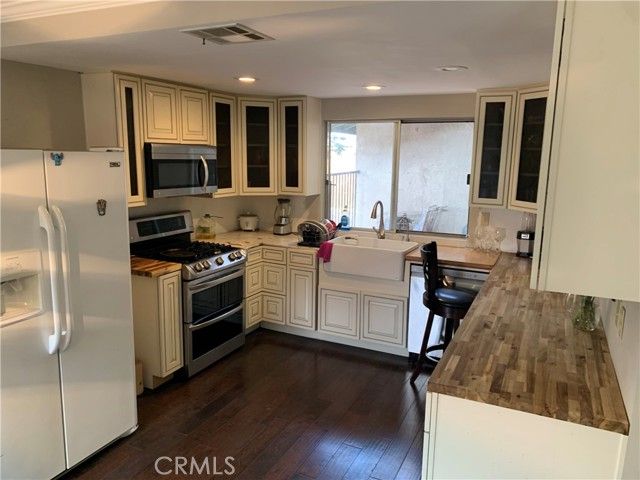 685 Holly, Hemet, CA 92543