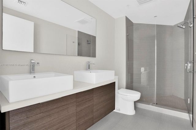 1010 SW 2nd Ave 1004, Miami, FL 33130