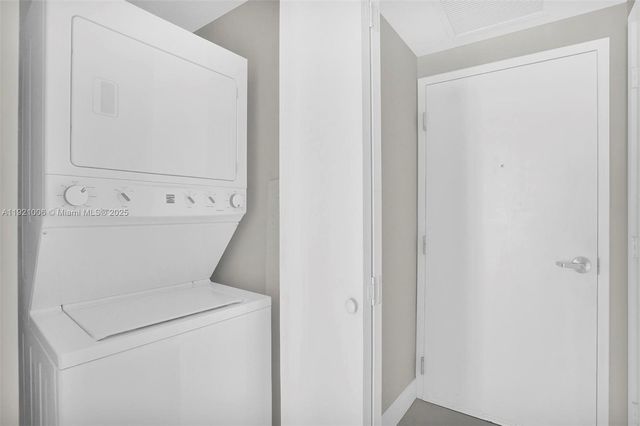 1010 SW 2nd Ave 1004, Miami, FL 33130