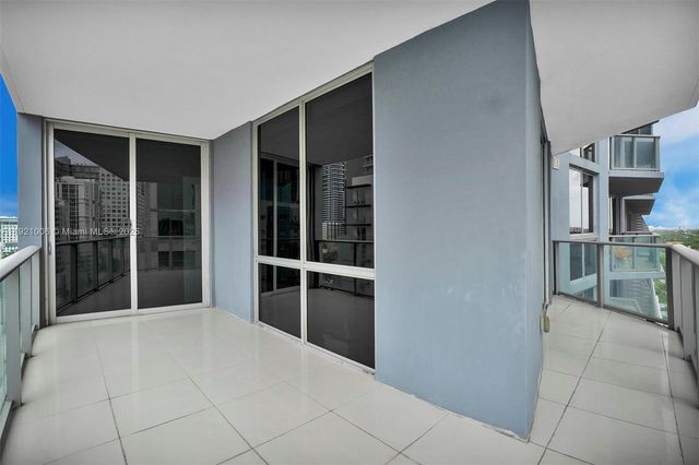 1010 SW 2nd Ave 1004, Miami, FL 33130