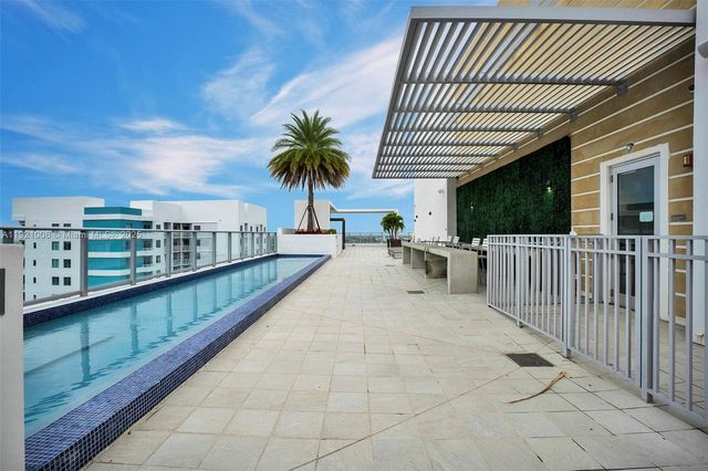 1010 SW 2nd Ave 1004, Miami, FL 33130