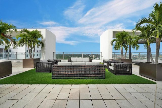 1010 SW 2nd Ave 1004, Miami, FL 33130