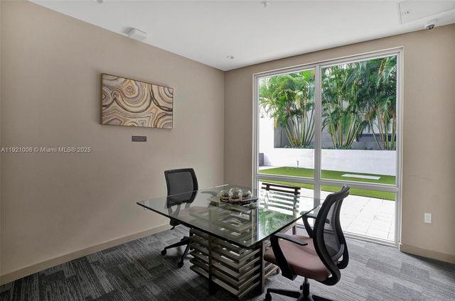 1010 SW 2nd Ave 1004, Miami, FL 33130