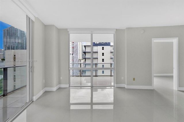 1010 SW 2nd Ave 1004, Miami, FL 33130