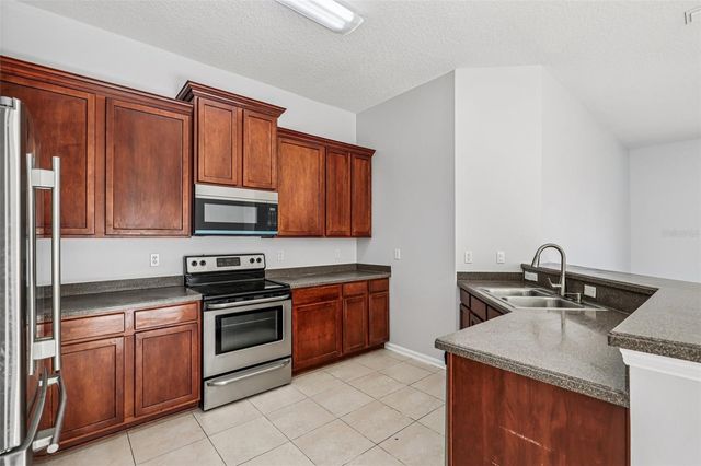 5531 HUCKLEBERRY TRAIL S, Macclenny, FL 32063