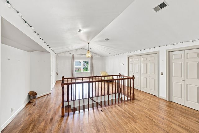 1621 S Observatory Dr, Nashville, TN 37215