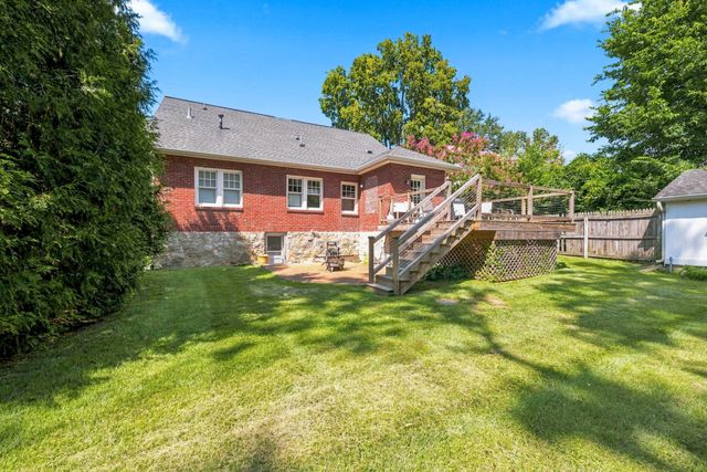 1621 S Observatory Dr, Nashville, TN 37215