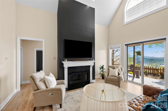 76 Distant View Drive, Asheville, NC 28803