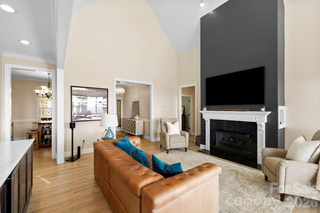 76 Distant View Drive, Asheville, NC 28803