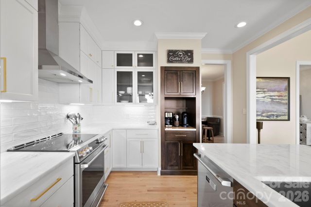 76 Distant View Drive, Asheville, NC 28803