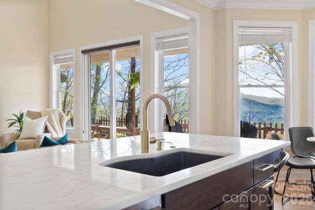76 Distant View Drive, Asheville, NC 28803