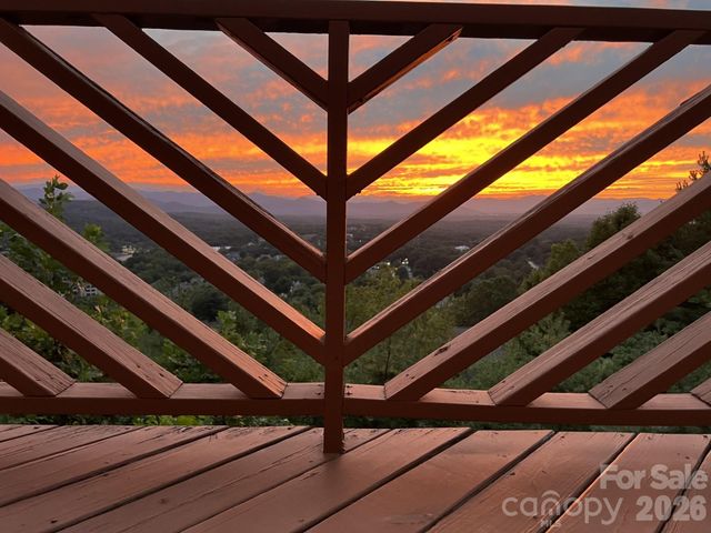 76 Distant View Drive, Asheville, NC 28803