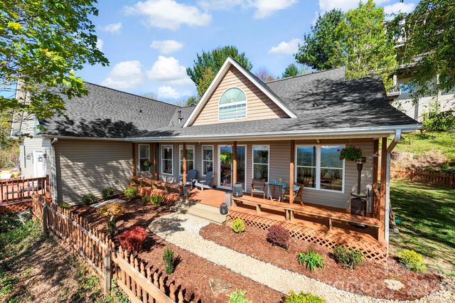 76 Distant View Drive, Asheville, NC 28803
