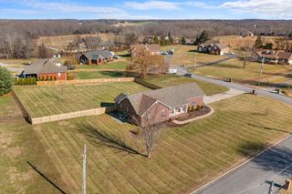 1021 Somerville Dr, Cottontown, TN 37048