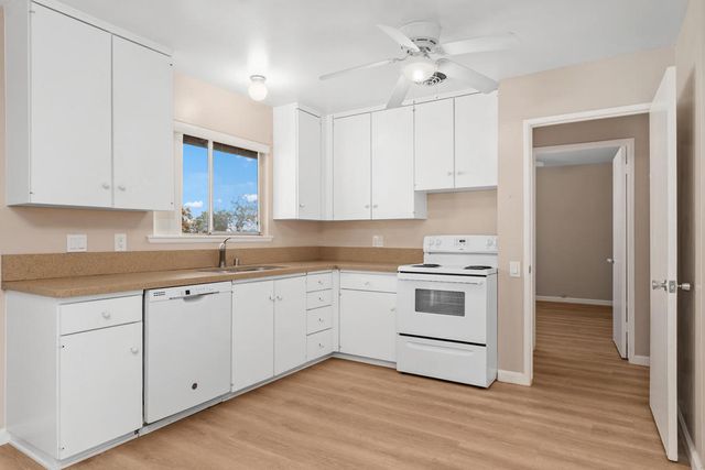 42280 Kansas Street, Palm Desert, CA 92211